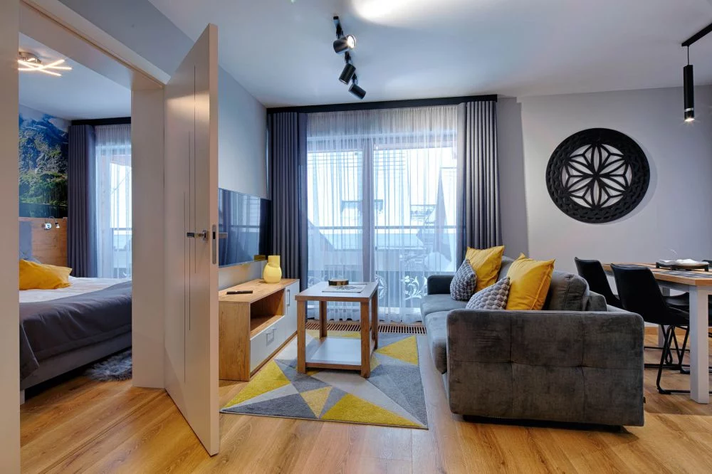 Rozeta / GórSKI Przystanek