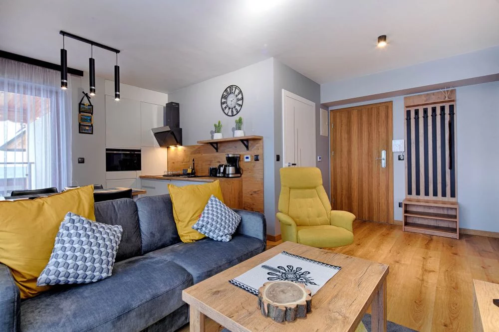 Rozeta / GórSKI Przystanek