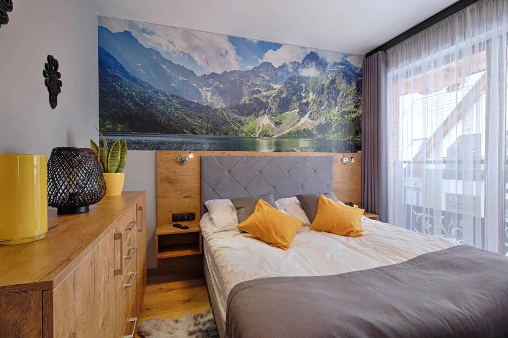 Rozeta / GórSKI Przystanek