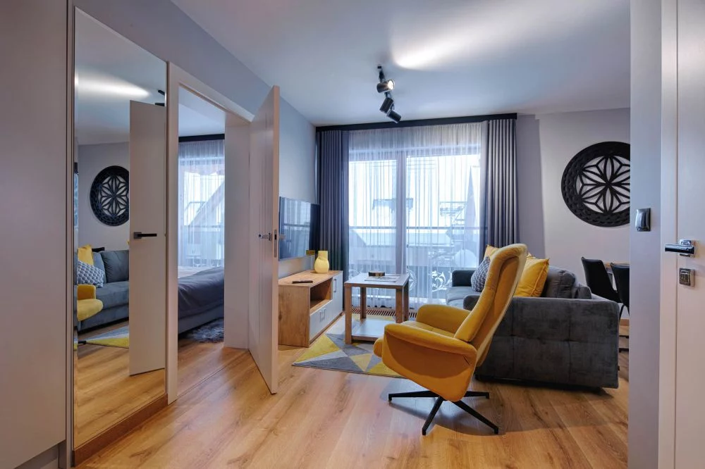 Rozeta / GórSKI Przystanek