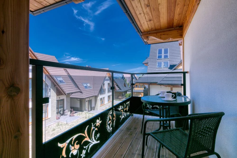 Rozeta / GórSKI Przystanek