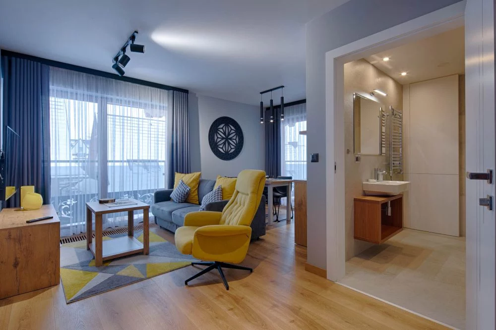 Rozeta / GórSKI Przystanek