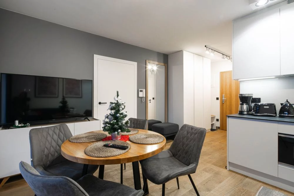 Satoła 1 / GórSKI Przystanek