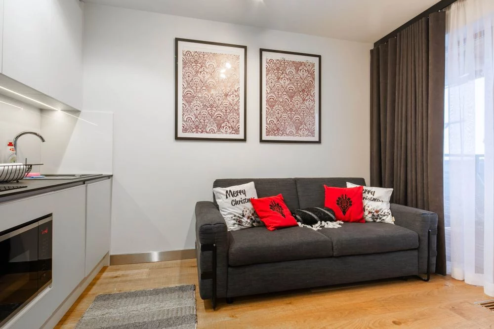 Satoła 1 / GórSKI Przystanek