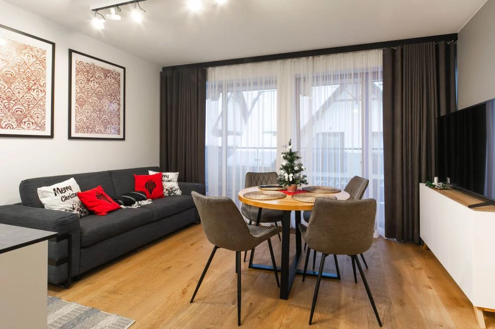 Satoła 1 / GórSKI Przystanek