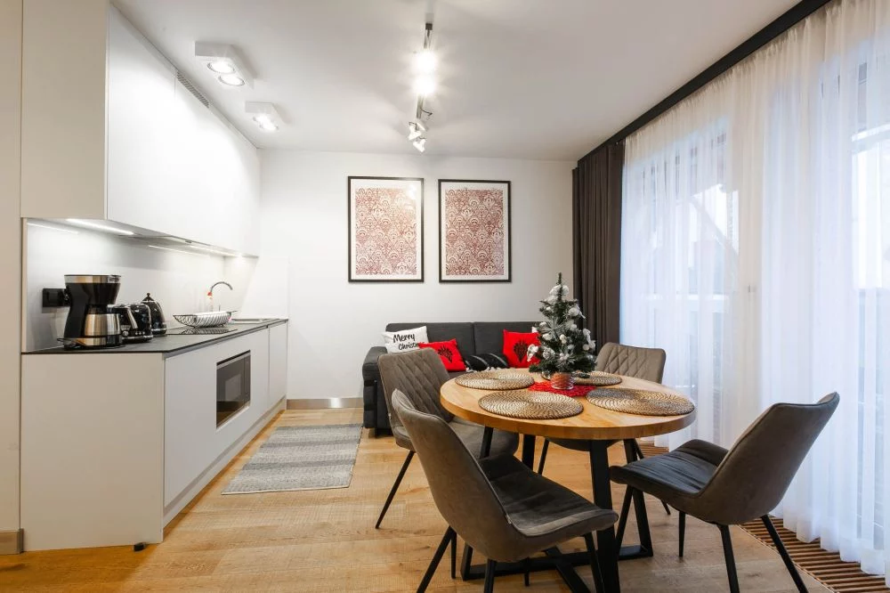 Satoła 1 / GórSKI Przystanek