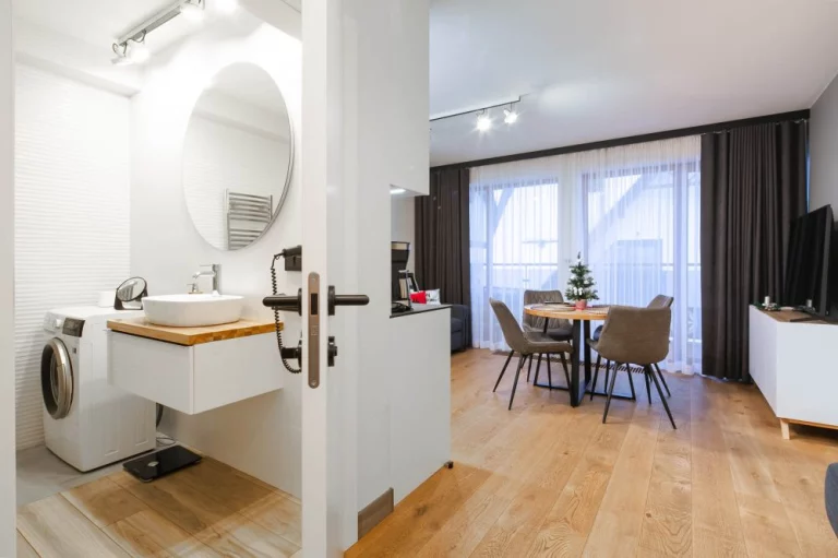 Satoła 1 / GórSKI Przystanek