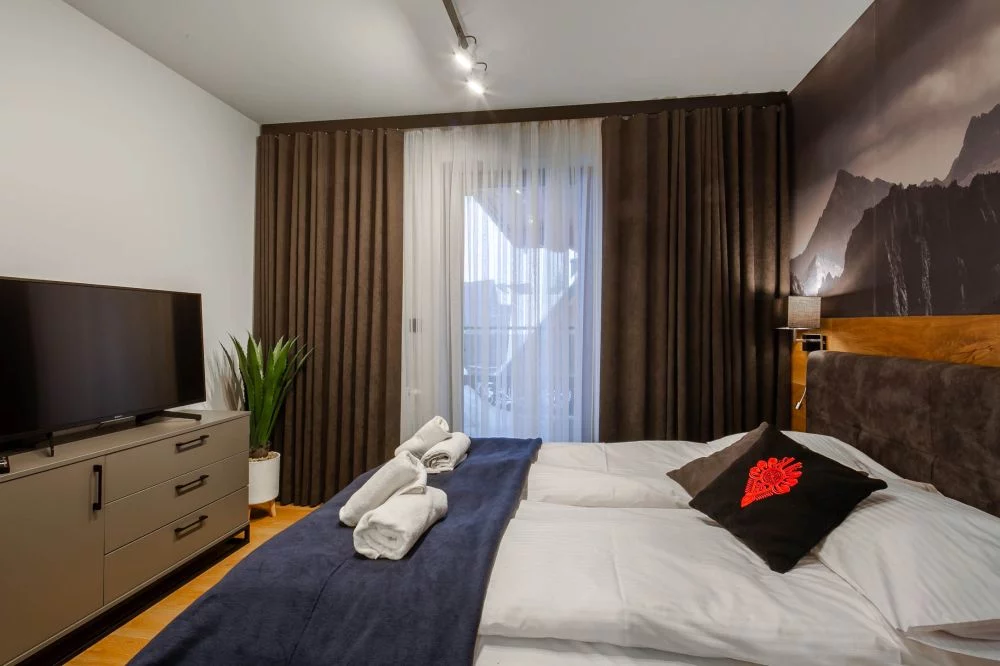 Satoła 1 / GórSKI Przystanek