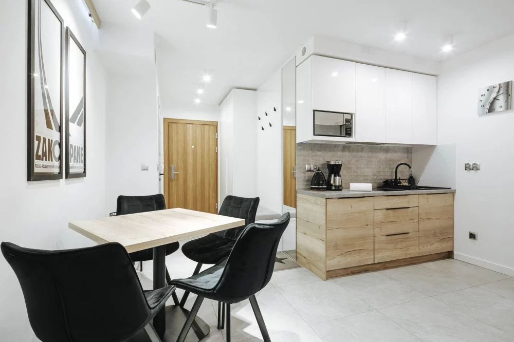 Satoła 2 / GórSKI Przystanek Ogród