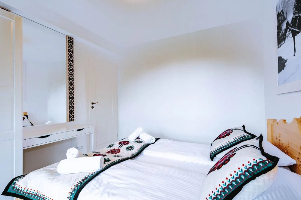 WENUS i MARS / Księżycowe Apartamenty SPA