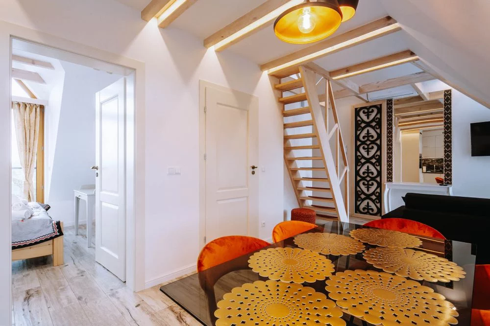 WENUS i MARS / Księżycowe Apartamenty SPA